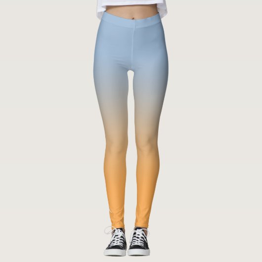 Light Blue to Orange Gradient Elegante Monogram Leggings (Vorderseite)
