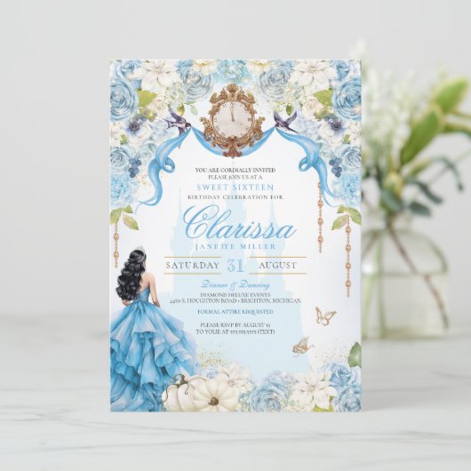 Light Blue und Gold Aschenputtel Princess Sweet 16 Einladung (Stehend Vorderseite)