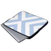 Light Blue und White Chevrons Laptopschutzhülle (Vorne Knopf)