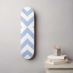 Light Blue und White Chevrons Skateboard