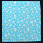 Light Blue und White Christmas Snowflakes Muster Serviette<br><div class="desc">Hellblaue und weiße Weihnachtsschneeflocken Muster-Design. Grafik von KlouiseDigiArt auf Etsy</div>