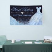 Light Blue Watercolor Dress & Glam Edge Sweet 16 Banner (Messeveranstaltung)