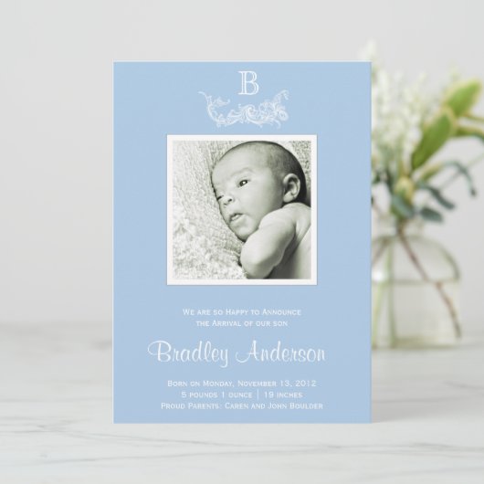 Light Blue White Frame Monogram Baby Ankündigung (Stehend Vorderseite)