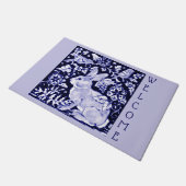 Light Blue & White Rabbit Bird Willkommen Dedham Fußmatte (Schrägansicht)