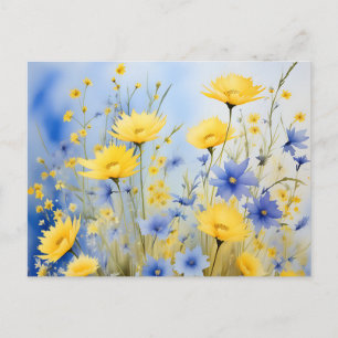 Light Blue Wiadow mit empfindlichen Wildblumen Postkarte