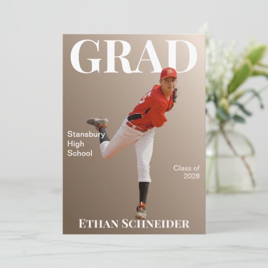 Light Brown Magazine Graduation Announcement Card Einladung (Stehend Vorderseite)