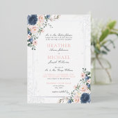 Light Dusty Blue Blush Pink Floral Silver Wedding Folieneinladung (Stehend vorne)