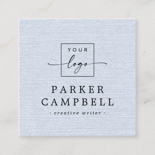 Light dusty blue linen look add logo minimalist quadratische visitenkarte (Vorderseite)