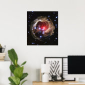 Light Echo beleuchtet Staub um Supergiant Star Poster (Heimbüro)