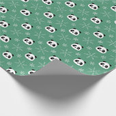 Light Evergreen - Niedliche Pandas mit Schneeflock Geschenkpapier (Ecke)
