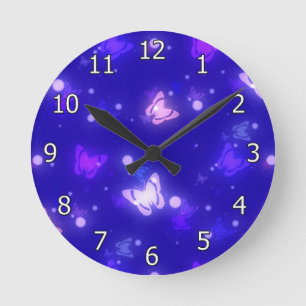Light Glow Butterflies Dark Blue Runde Wanduhr