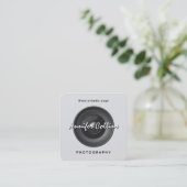 Light gray camera lens photography quadratische visitenkarte (Stehend Vorderseite)