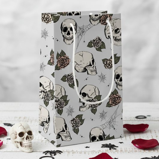 Light Gray Elegant Dark Halloween Skull Kleine Geschenktüte