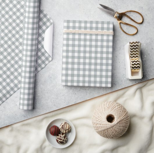Light Gray und White Gingham Geschenkpapier (Kunsthandwerk)