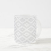 Light grey and white diamond pattern mattglastasse (VorderseiteRechts)