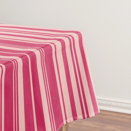 Light Maroon Stripes Tischdecke (Beispiel)