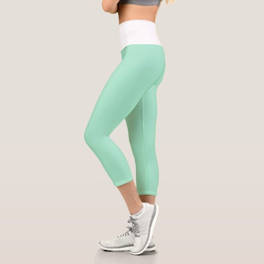 Light Minze Capri Leggings (Links)
