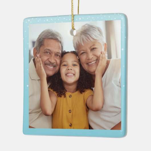 Light Pastel Blue Snowy Winter Family Foto Keramikornament (Links)