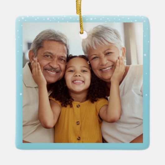 Light Pastel Blue Snowy Winter Family Foto Keramikornament (Vorderseite)