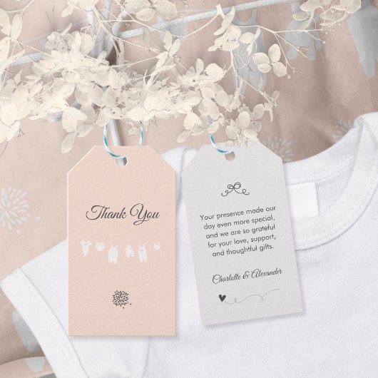 Light Peach Minimalistisch Baby Girl Dusche Geschenkanhänger