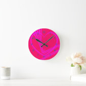 Light Pink Heart w/Zigzag Lines Runde Wanduhr (Zuhause)