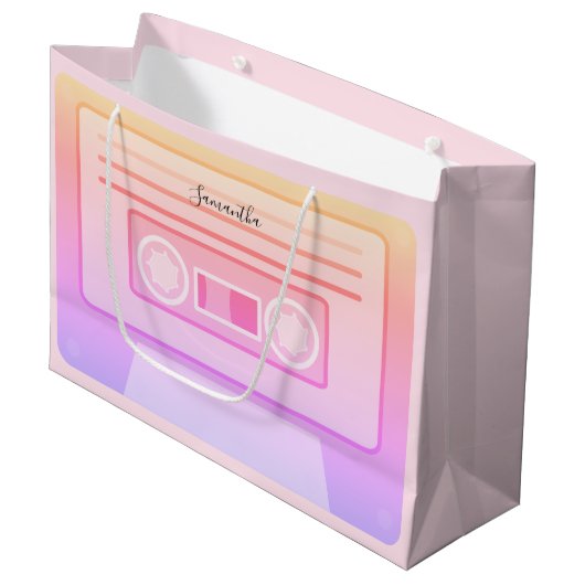 Light Pink Y2k 90s Retro Audio Cassette Custom Große Geschenktüte (Vorderseite Schrägansicht)