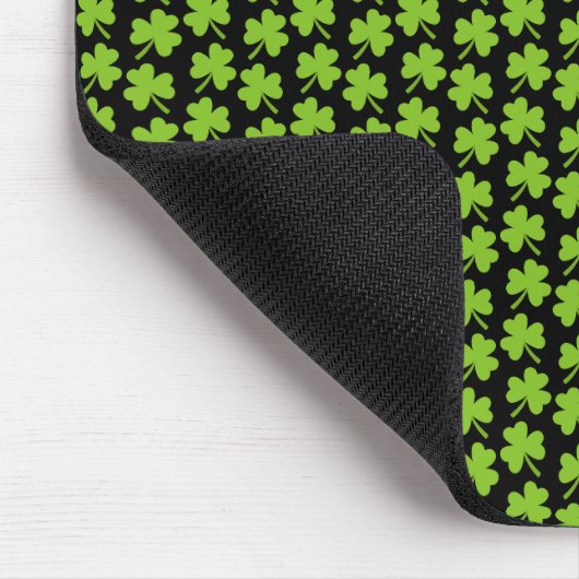 Light Shamrocks Black Mousepad (Ecke)