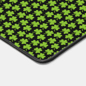 Light Shamrocks Black Schreibtischunterlage (Ecke)