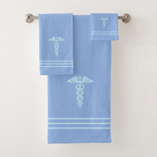 Light Turquoise Caduceus & Stripes auf Sky Blue Badhandtuch Set (Insitu)