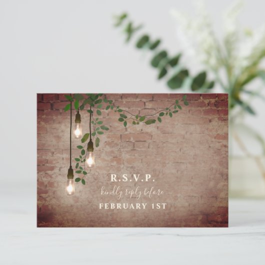 Lightbulb Greenery Garland Brick Wedding RSVP (Stehend Vorderseite)