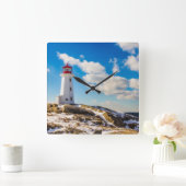 Lighthouse Winter In Peggy's Cove, Nova Scotia Quadratische Wanduhr (Zuhause)
