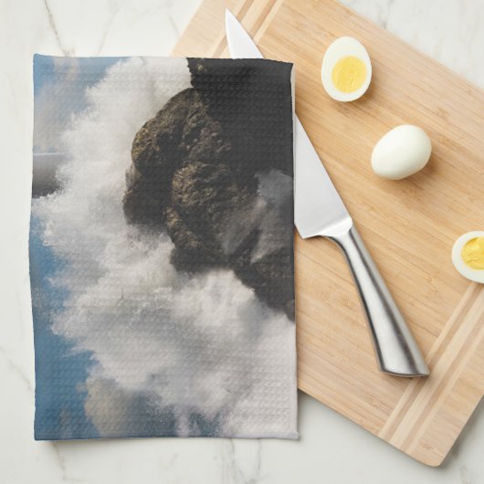 Lighthouses | Lighthouse With Crashing Waves Geschirrtuch (Viertel Falte)