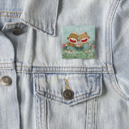 Lil & Kona Holiding Hands Button (Beispiel)