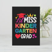 Lil Miss Kindergarten Grad Prek Abschluss Einladung (Stehend Vorderseite)