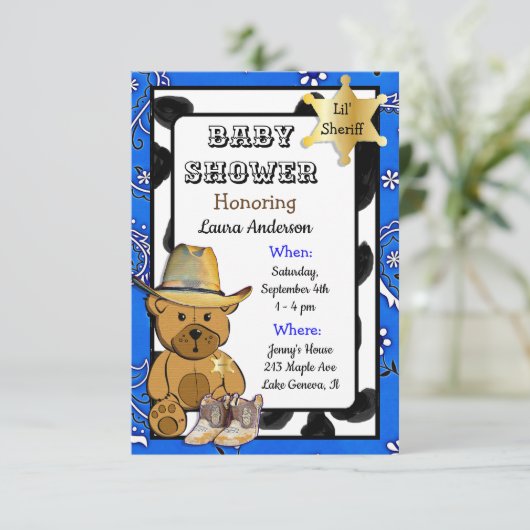 Lil' Sheriff Teddy Bear Cowboy Baby Shower Einladung (Stehend Vorderseite)