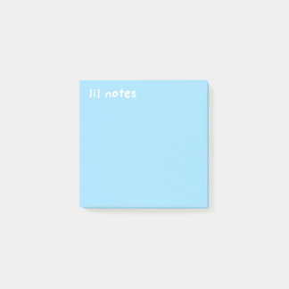 Lil stellt Sky Blue Post-It Notes Klebezettel