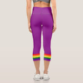 Lila 6-farbiger Regenbogenstreifen Capri Leggings (Rückseite)