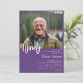 Lila 90. Geburtstag Foto Einladung (Stehend Vorderseite)