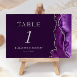 Lila Agate Silver Plum Wedding Tischnummer<br><div class="desc">Der rechte Rand dieser eleganten,  modernen Hochzeitskarte weist eine lila Aquarellgrenze mit Imitaten silbernen Glitzer auf. Der anpassbare Text kombiniert silbergraue römische Serifen,  kursiv und kopperplate Schriftart auf einem tiefen lila Hintergrund.</div>