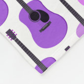 Lila Akustikgitarre-Muster Fleecedecke (Ecke)