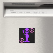 Lila Alien des Friedens Magnet (In Situ (Geschirrspüler))