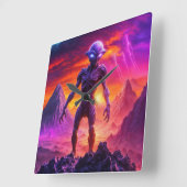 Lila Alien Quadratische Wanduhr (Winkel)
