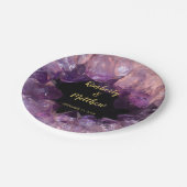 Lila Amethyststein Braut und Bräutigam Hochzeit Pappteller (Schrägansicht)