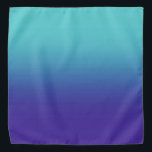Lila Aqua Gradient Ombre Halstuch<br><div class="desc">Dieser Ausblendeeffekt ist eine so schöne Möglichkeit, jede Farbe oder Farbkombination anzuzeigen. Farben in diesem Gefälle sind lila, um Aqua erinnert an die Variationen der Farben in den Gewässern der Karibik oder Key West, Florida. Dies kann für ein Taschentuch oder ein Paket-Quadrat verwendet werden, um die Halsbinde zu erfüllen. Line...</div>