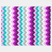 Lila Aquamarine Chevronen Grosses Fleece Blanket (Vorderseite (Horizontal))
