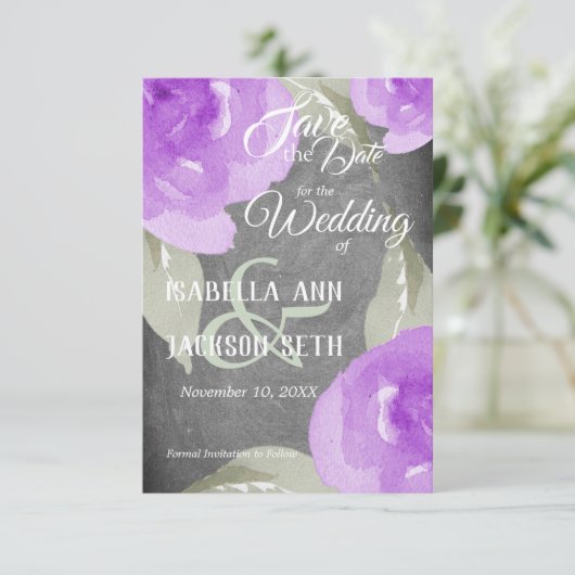 Lila Aquarellblume und -khalkboard Save The Date (Stehend Vorderseite)