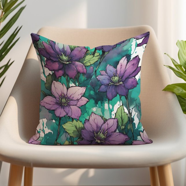 Lila Aquarellfarben Floral Smaragdgrüne Blätter Kissen (Purple flowers on emerald green decorator pillow)