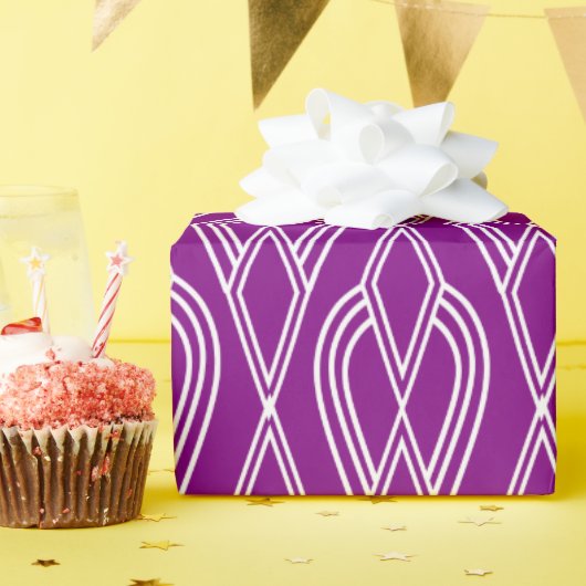 Lila Art Deco Blumenbeete Geschenkpapier (Geburtstagsparty)