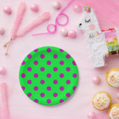 Lila auf grünem Polka-Punkte-Musterdesign Pappteller (Party)