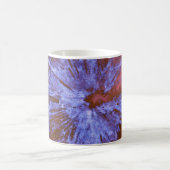 Lila auf Red Paintball Kaffeetasse (Mittel)